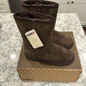 LAMO Chocolate 9” Boots - NWT